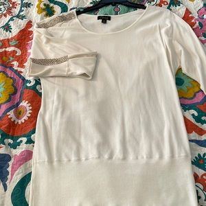 Thalia off white sweater. Size medium. Excellent condition